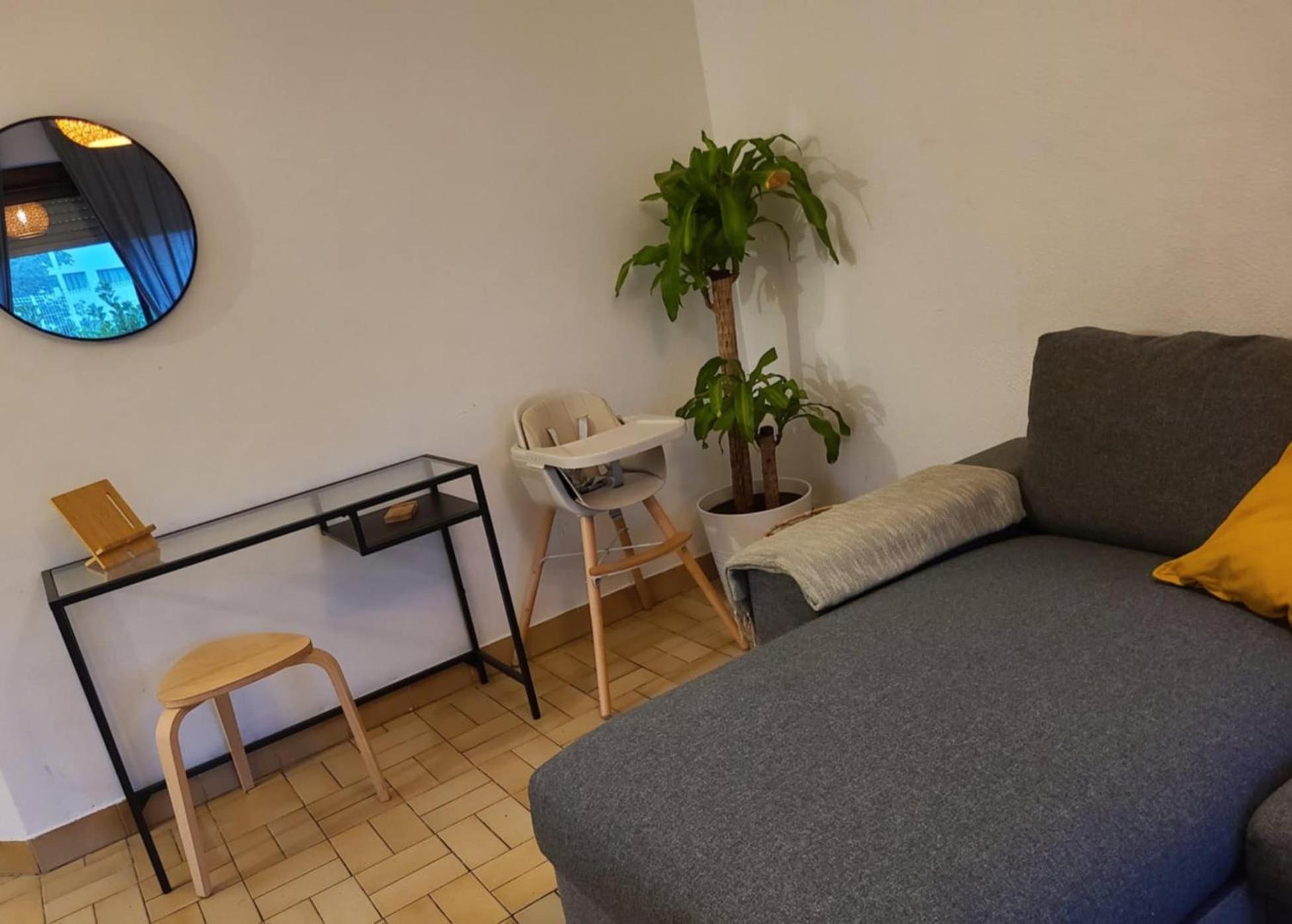 Apartment Joli T2 Pour 4 A 5 Personnes Proche De La Fac De Medecine Et A 300m Du Tram 1, Parking Gratuit
