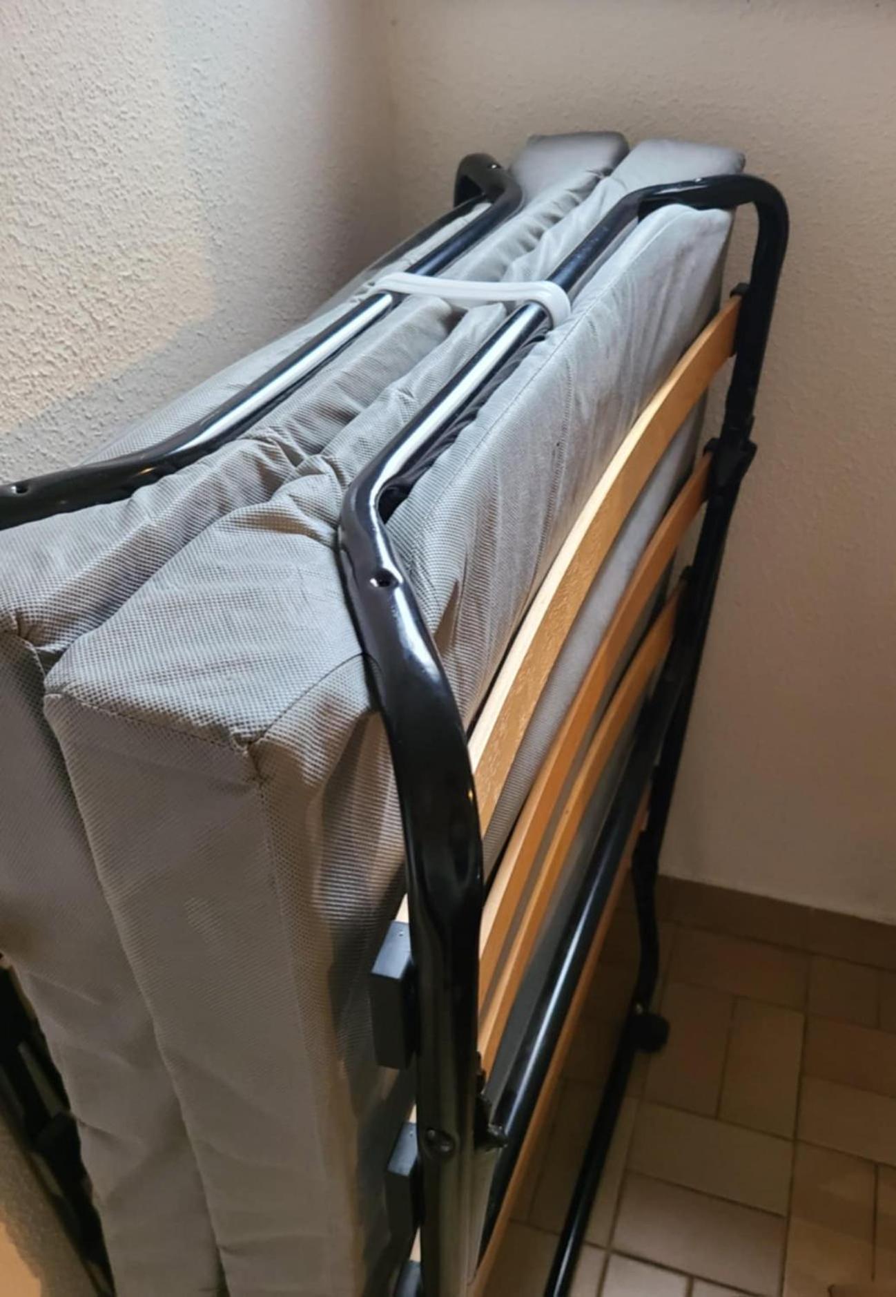 Joli T2 Pour 4 A 5 Personnes Proche De La Fac De Medecine Et A 300m Du Tram 1, Parking Gratuit